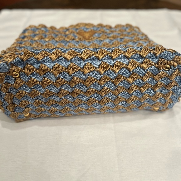 Authentic Prada raffia tote - Picture 3 of 7